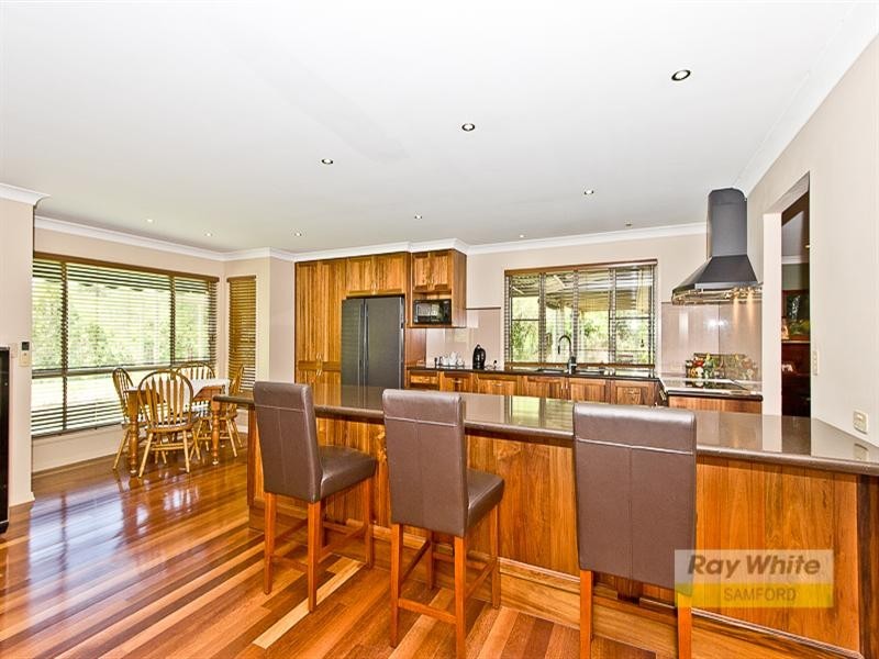 77 Albert Road, Draper QLD 4520