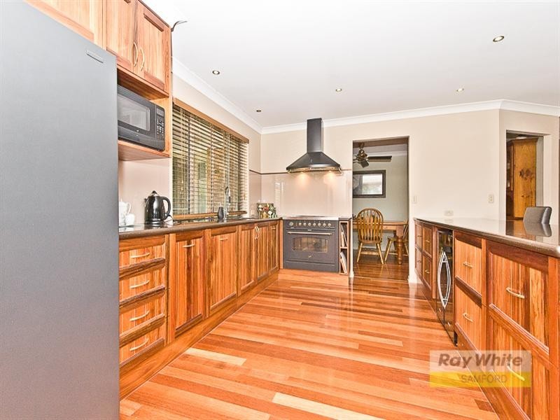 77 Albert Road, Draper QLD 4520