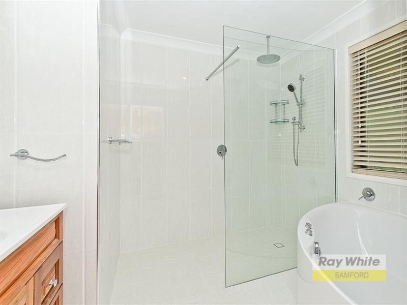 77 Albert Road, Draper QLD 4520