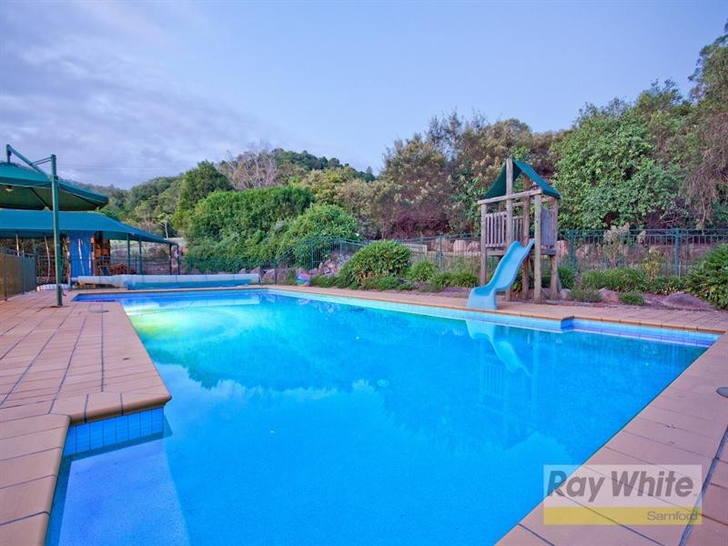 6 Smallwood Court, Samford Valley QLD 4520