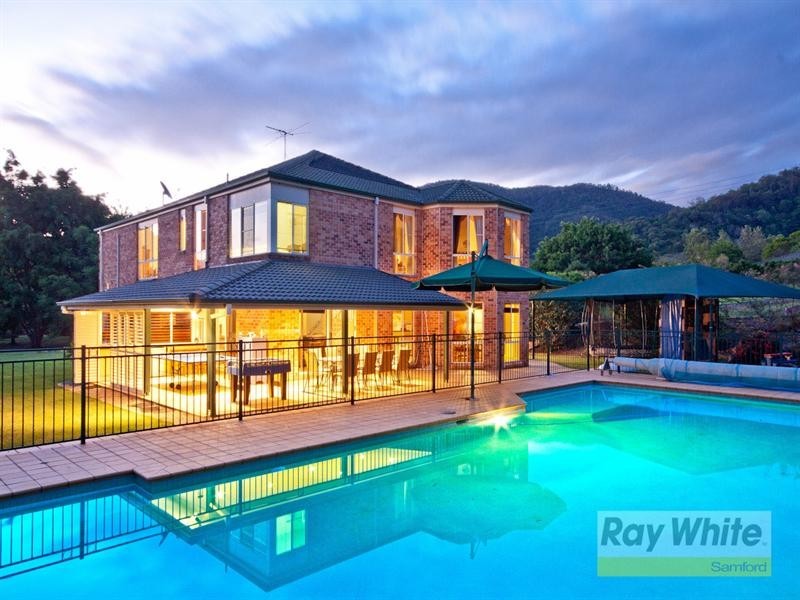 6 Smallwood Court, Samford Valley QLD 4520