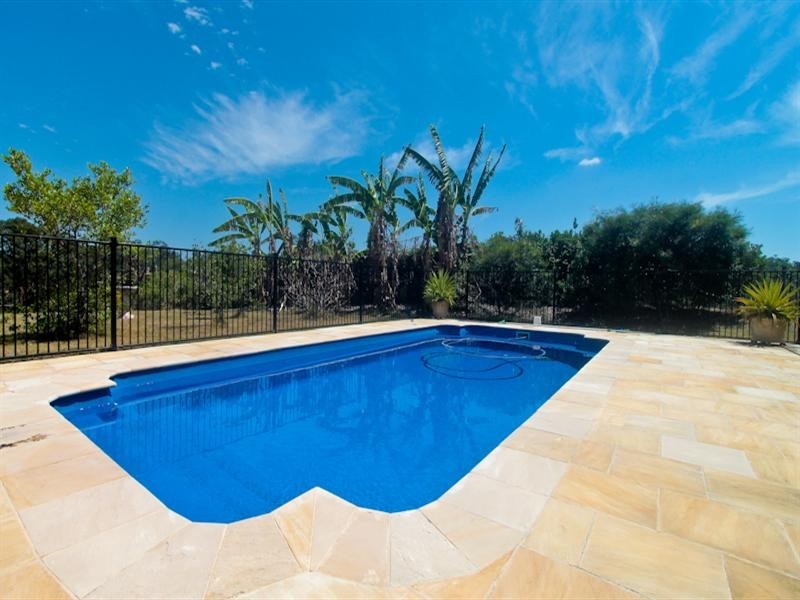 4 Brownlow Court, Cashmere QLD 4500