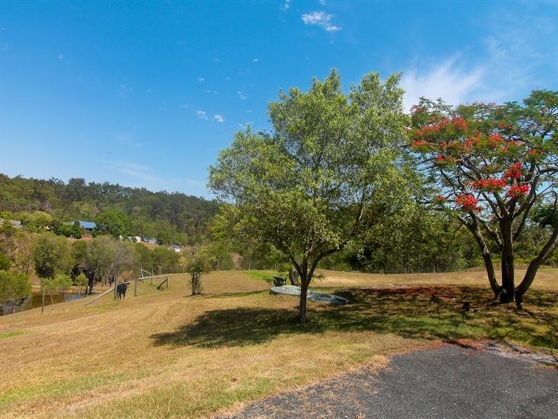4 Brownlow Court, Cashmere QLD 4500