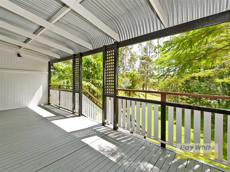 109 Buranda Road, Clear Mountain QLD 4500