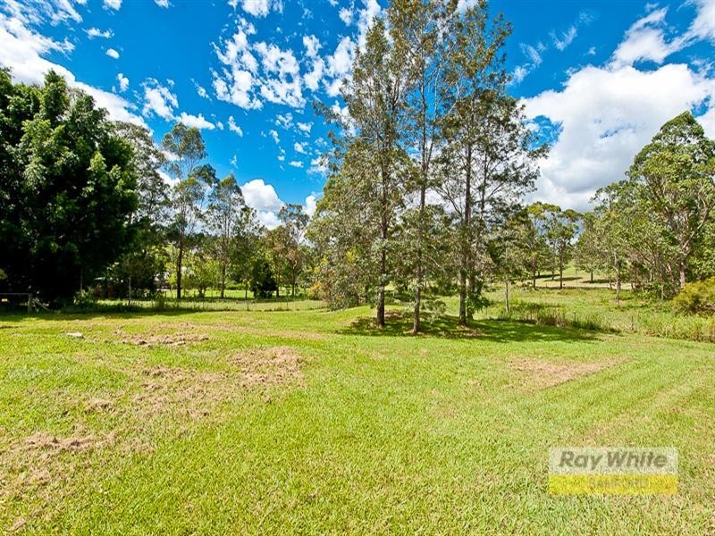 109 Buranda Road, Clear Mountain QLD 4500