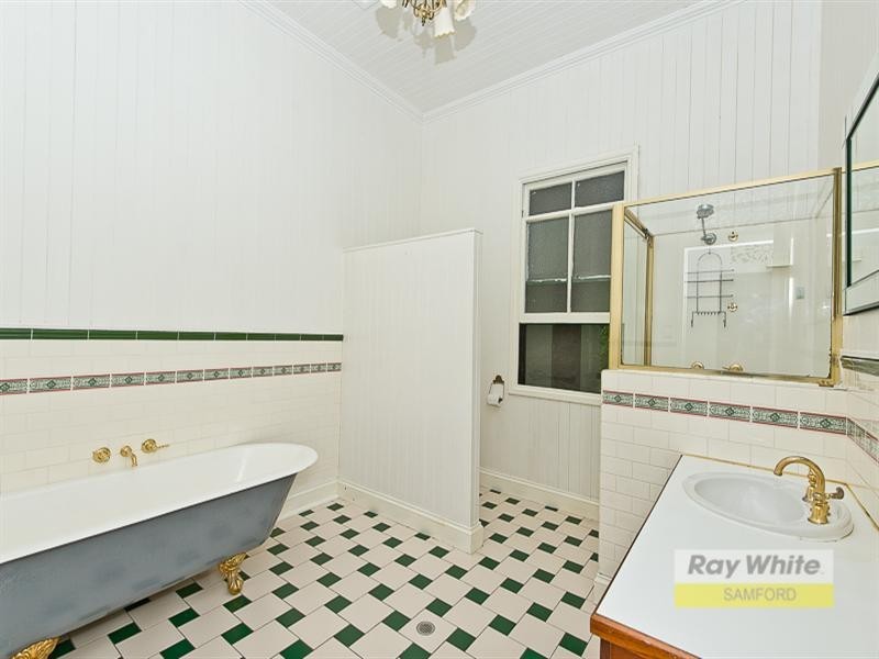 109 Buranda Road, Clear Mountain QLD 4500