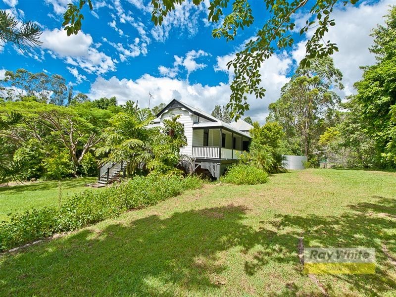 109 Buranda Road, Clear Mountain QLD 4500