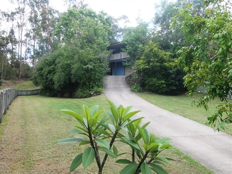 10 Silverwood Court, Ferny Hills QLD 4055