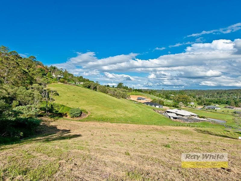 32 Oak River Road, Draper QLD 4520