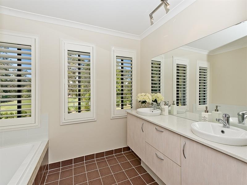 33 Warwick Lane, Samford Valley QLD 4520