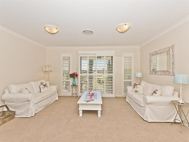 33 Warwick Lane, Samford Valley QLD 4520