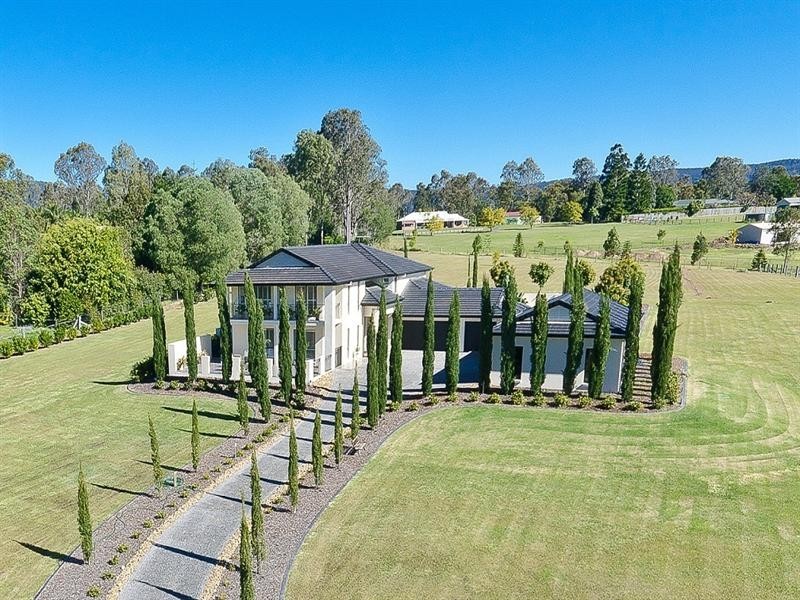 33 Warwick Lane, Samford Valley QLD 4520