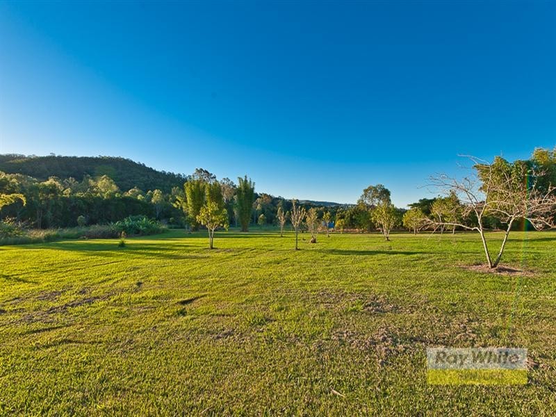 12 Cannington Court, Samford Valley QLD 4520