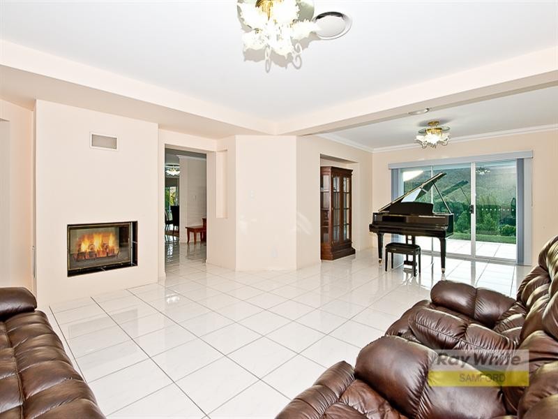 12 Cannington Court, Samford Valley QLD 4520