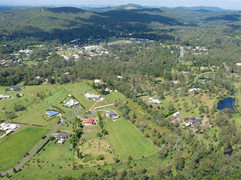 12 Cannington Court, Samford Valley QLD 4520