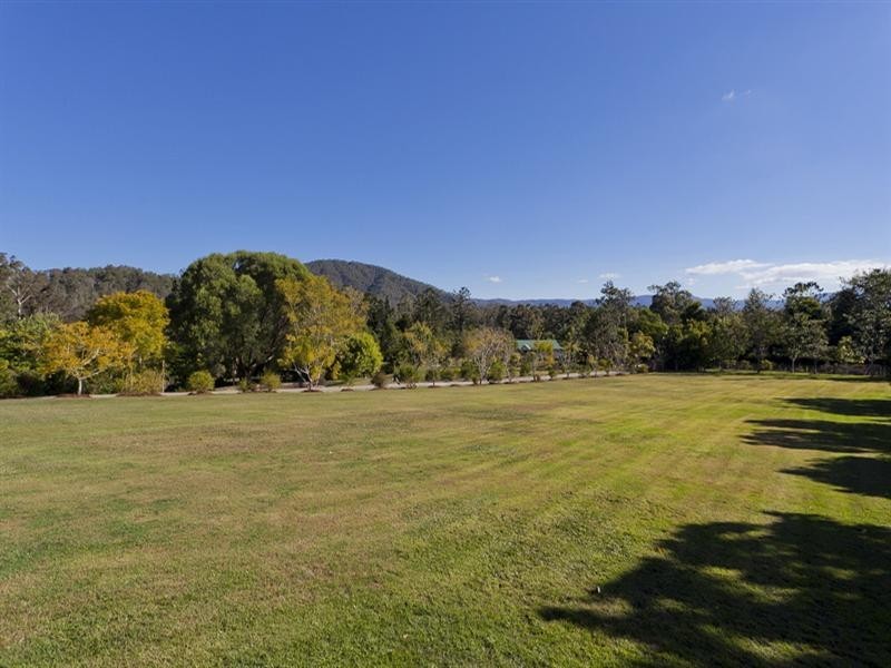 3 Mary Orr Court, Camp Mountain QLD 4520