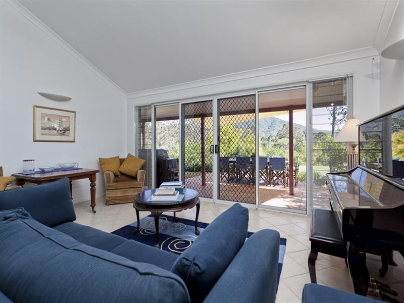 3 Mary Orr Court, Camp Mountain QLD 4520