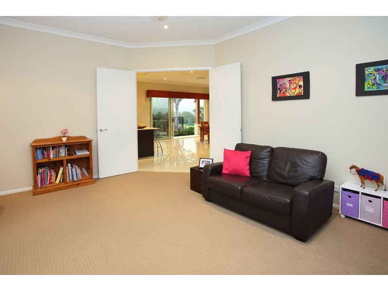 9 Tom Schmidt Drive, Samford QLD 4520