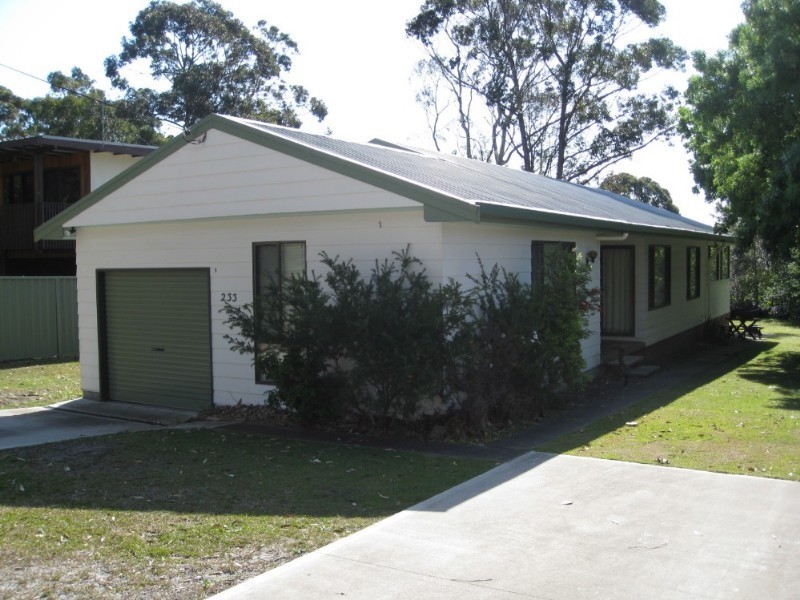 233 Macleans Point Road, Sanctuary Point NSW 2540