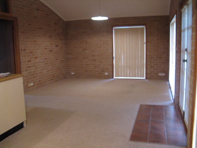 75 Waratah Crescent, Sanctuary Point NSW 2540