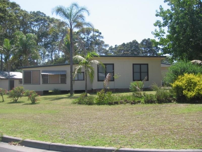 2 Walmer Avenue, Sanctuary Point NSW 2540