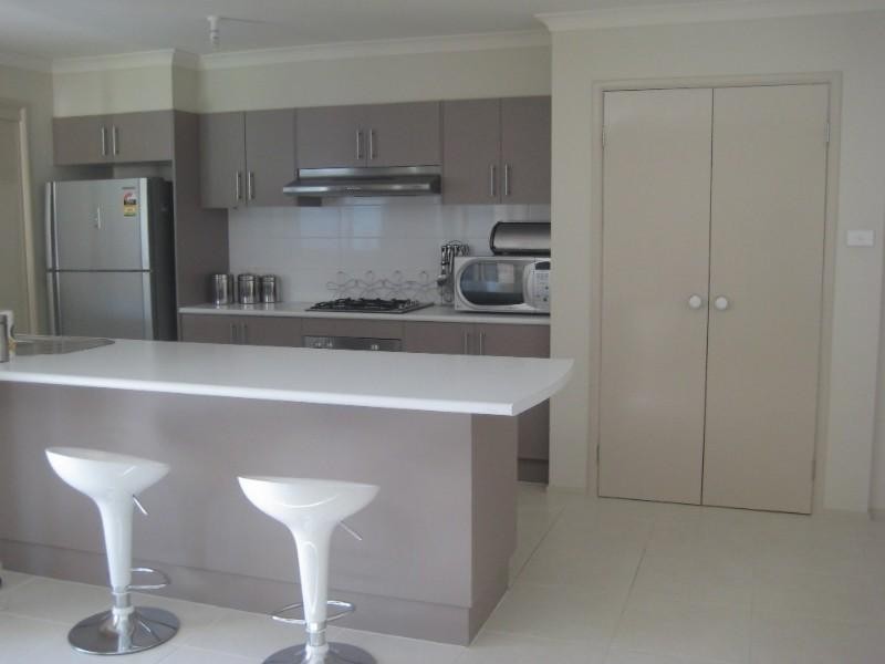 10 Moroney Avenue, St Georges Basin NSW 2540