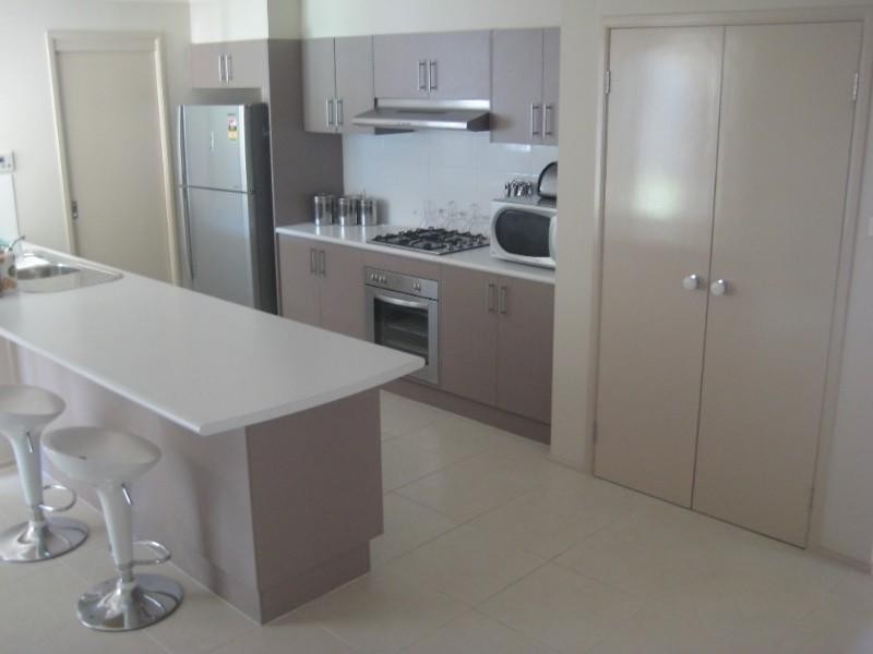 10 Moroney Avenue, St Georges Basin NSW 2540