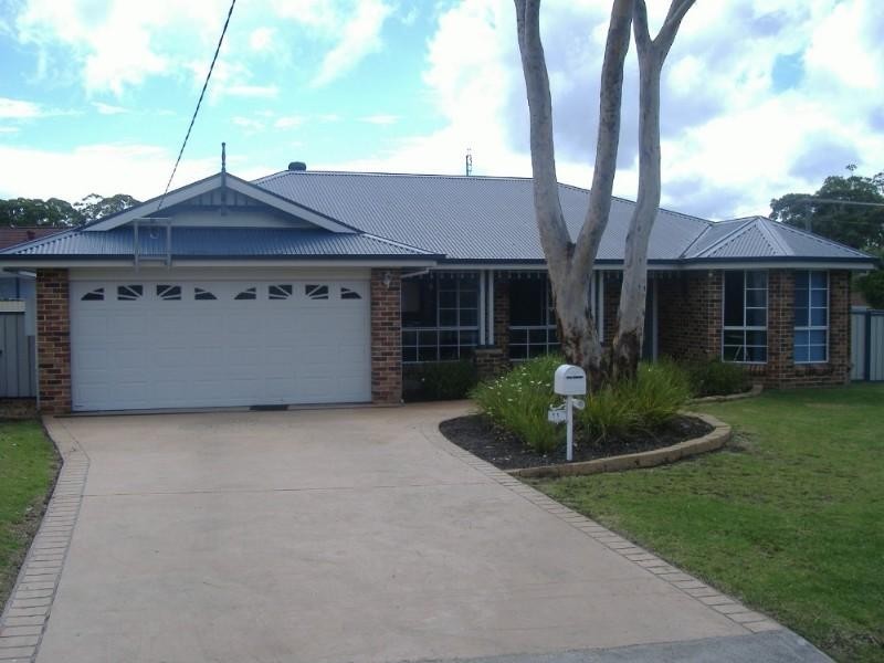 11 Truscott Avenue, Sanctuary Point NSW 2540