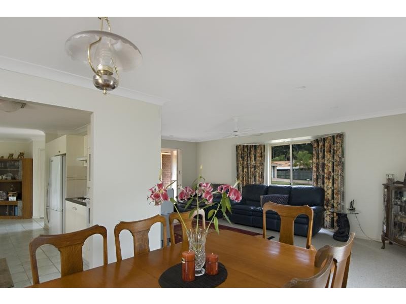 6 Rhodes Place, Aroona QLD 4551