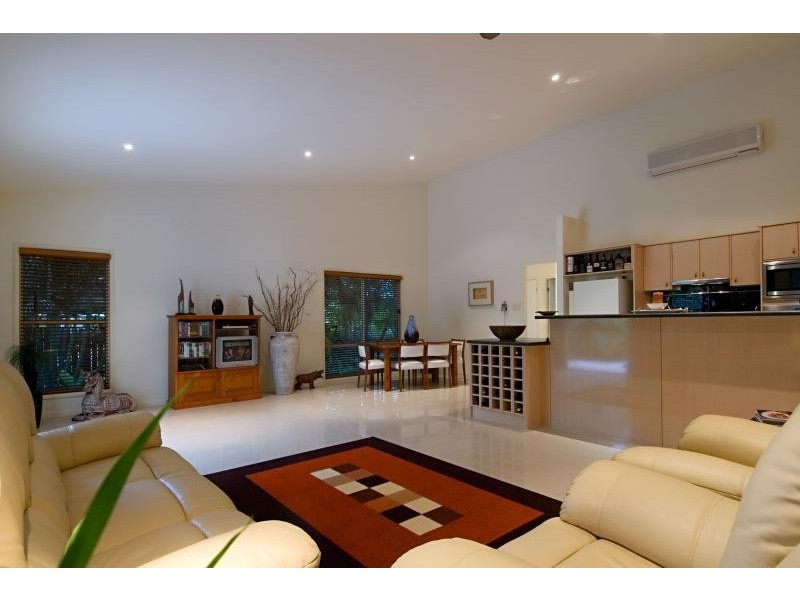 8 Parklands Boulevard, Little Mountain QLD 4551