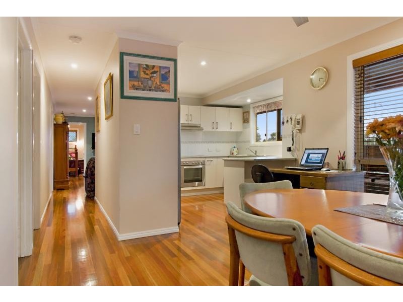 8 Gallery Place, Little Mountain QLD 4551