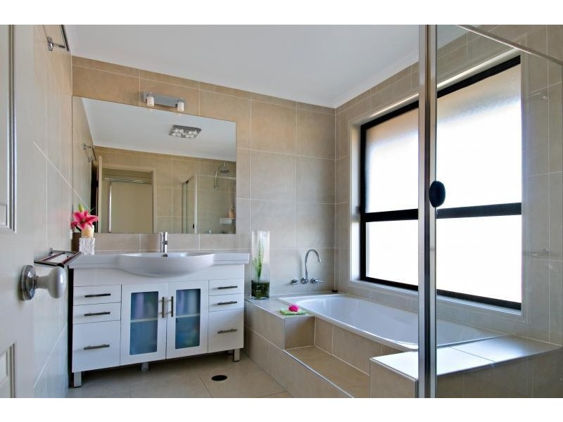 26 Kuthar Street, Pelican Waters QLD 4551