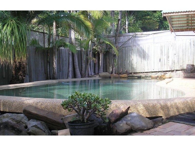 12 Stradbroke Drive, Little Mountain QLD 4551