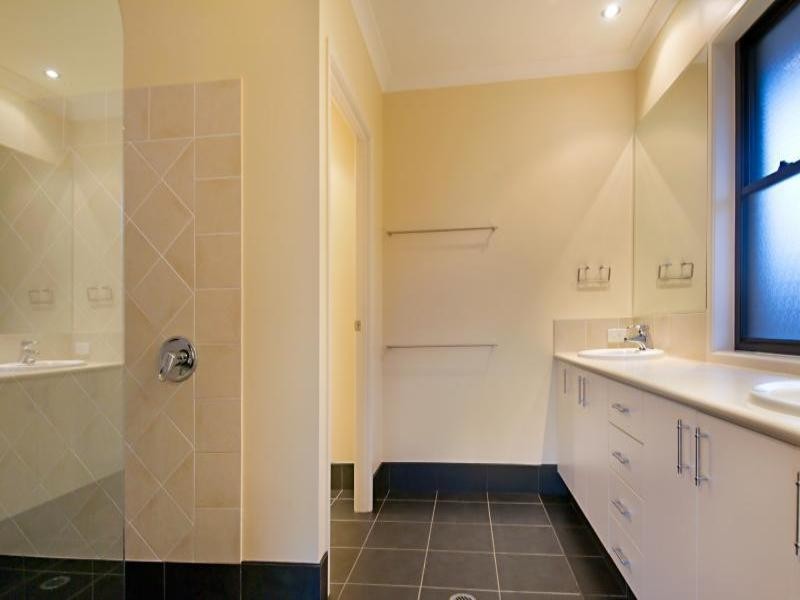 28 Wallaby Circuit, Pelican Waters QLD 4551