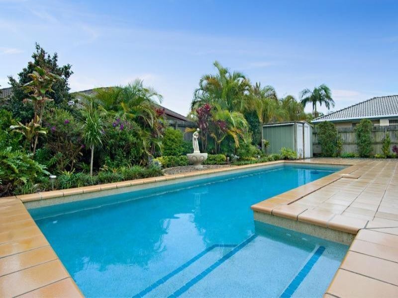 2 Grace Court, Pelican Waters QLD 4551