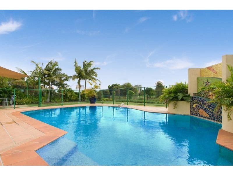 5 Midden Place, Pelican Waters QLD 4551