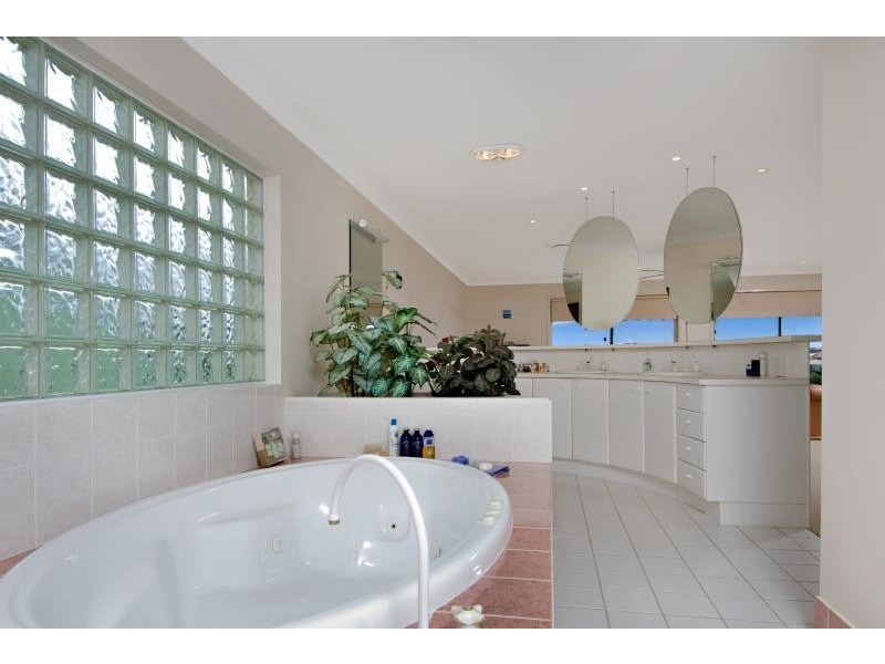 5 Midden Place, Pelican Waters QLD 4551