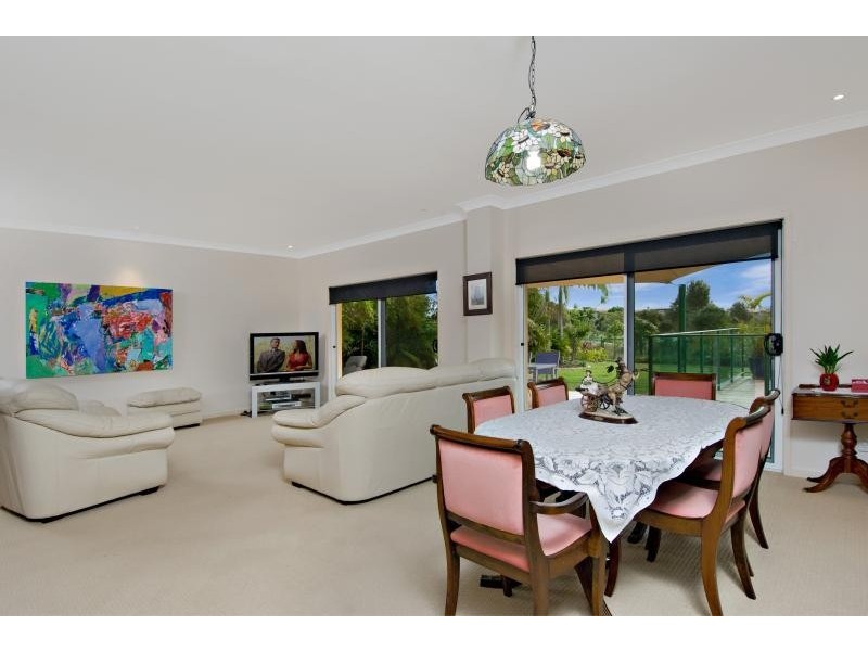 5 Midden Place, Pelican Waters QLD 4551