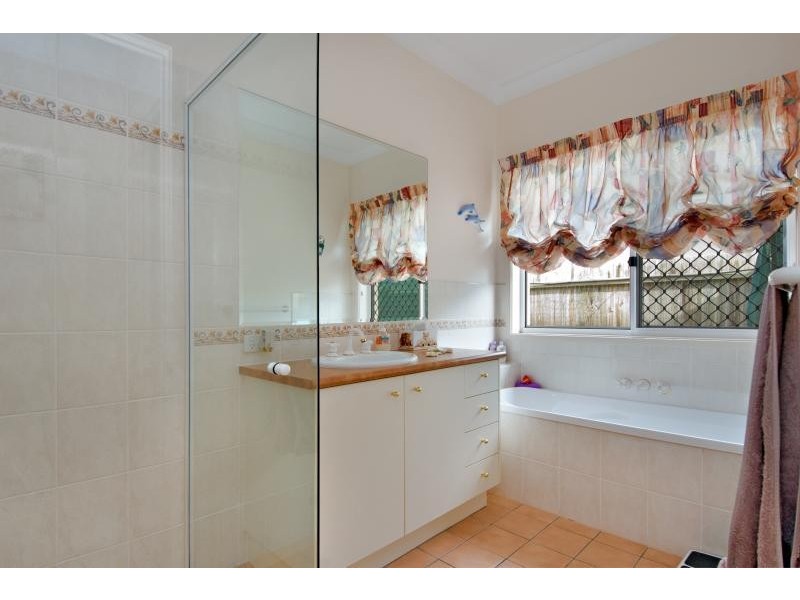 5 Midden Place, Pelican Waters QLD 4551