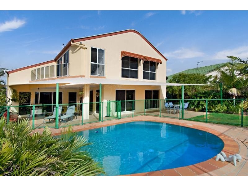 5 Midden Place, Pelican Waters QLD 4551