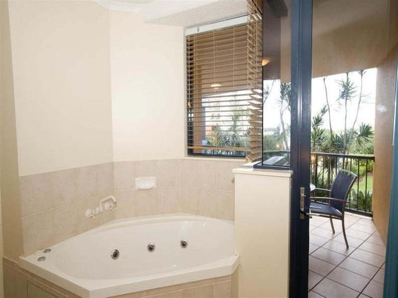 19/38 Grand Pacific, Bulcock Beach Esplanade, Caloundra QLD 4551
