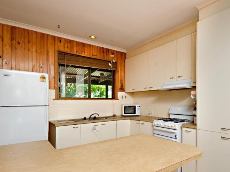 11 Beech Road, Landsborough QLD 4550