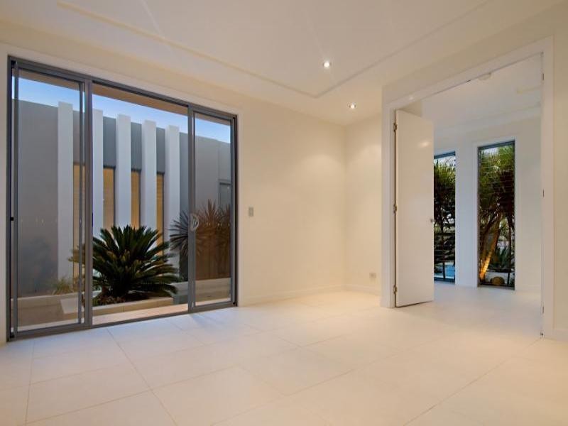 6 Columba Place, Pelican Waters QLD 4551