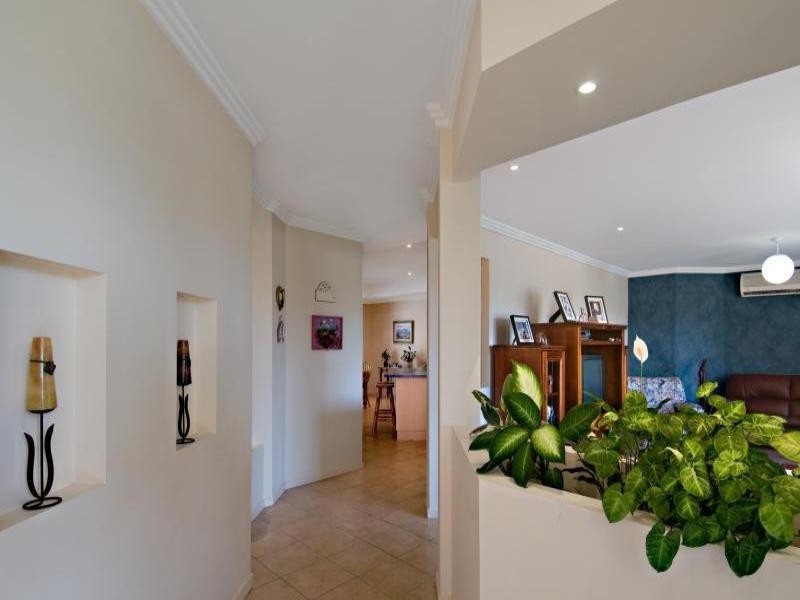 18 Midden Place, Pelican Waters QLD 4551