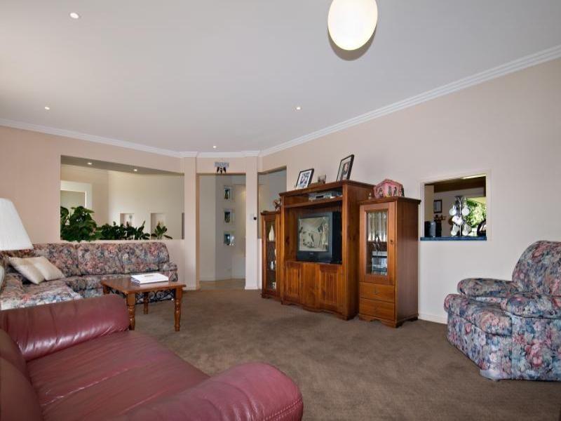 18 Midden Place, Pelican Waters QLD 4551