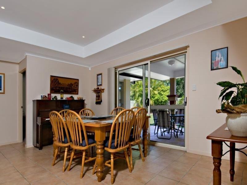 18 Midden Place, Pelican Waters QLD 4551