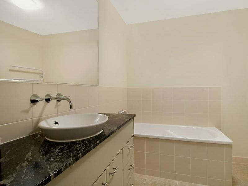 68/1 Vardon Point Millennium Circuit, Pelican Waters QLD 4551
