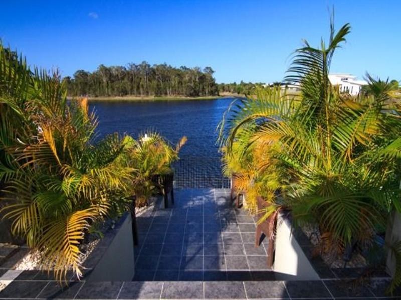 18 Wallaby Circuit, Pelican Waters QLD 4551