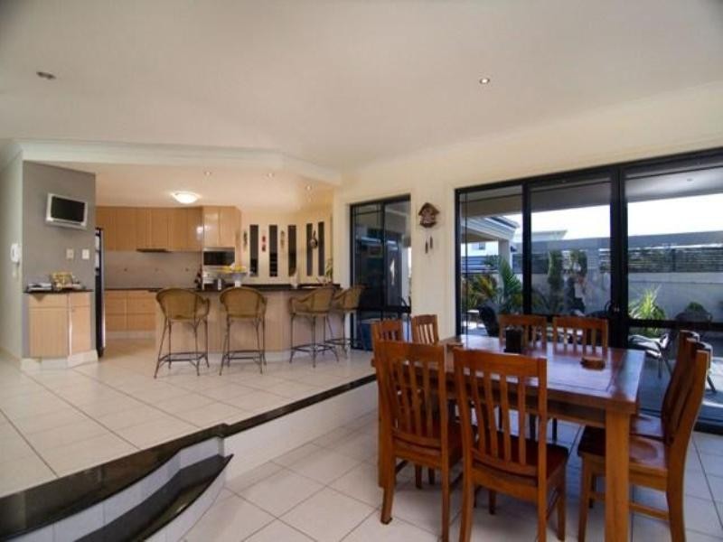 18 Wallaby Circuit, Pelican Waters QLD 4551