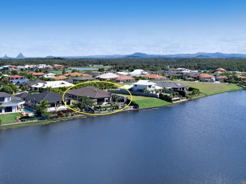 18 Wallaby Circuit, Pelican Waters QLD 4551